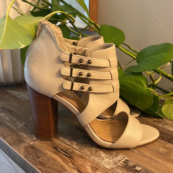 Steve Madden Wedge Heels - Picture 2 of 4